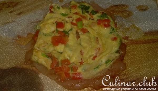 Рулетики из куриного филе с овощами