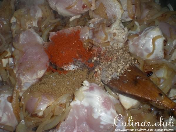 Курочка с рисом с шафрановым молоком и кориандром