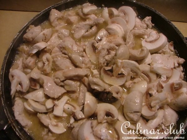 Куриное филе в соусе из сливок и шампанского