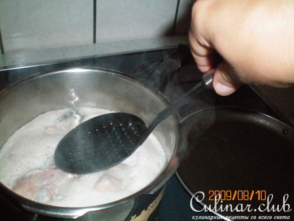 Куринный супчик с домашней лапшой и алычой