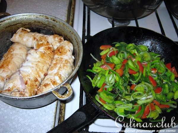 Рулеты из куриной грудки с овощами