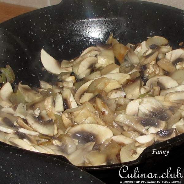 Картофельное пюре с грибами для нежной курочки по-итальянски
