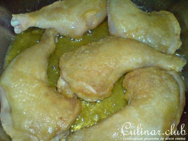 Куриные окорочка с паприкой и луком