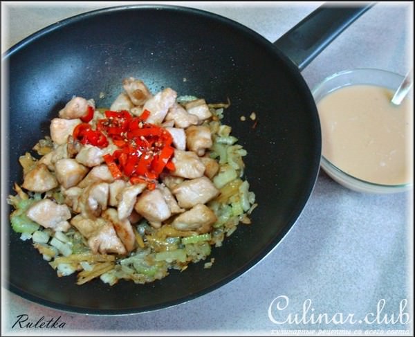 Цыплёнок с арахисом.