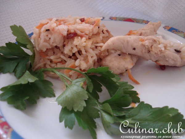 Фальшивый плов (с курицей, ягодами и орехами)