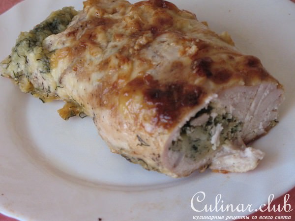Куриный рулет с творогом и сыром