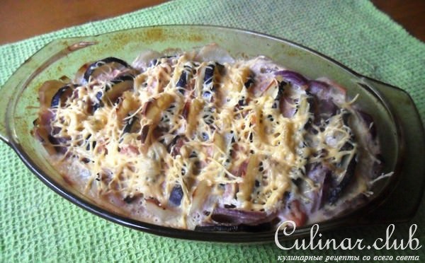 Индейка с кабачками, луком и картофелем
