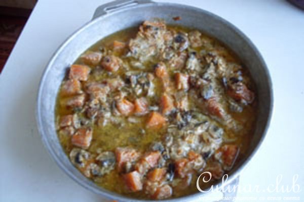 Курица с тыквой и грибами