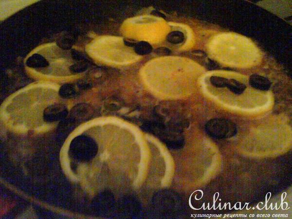 Курица с лимоном и маслинами