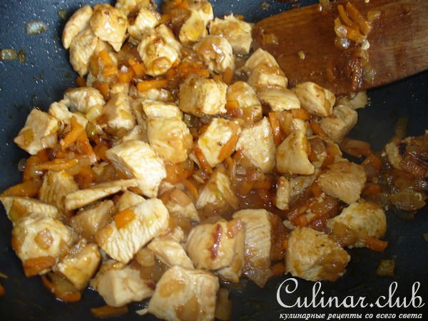 Жаркое в горшочках с индюшкой и кислой капустой ( мой вариант)