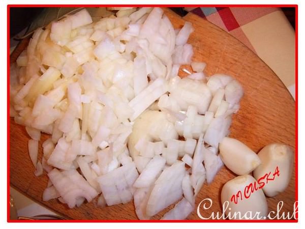Огнеопасный чили с фасолью, грудинкой и рисом.