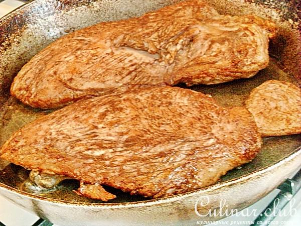 Стейки из грудки индейки с апельсиновым соусом