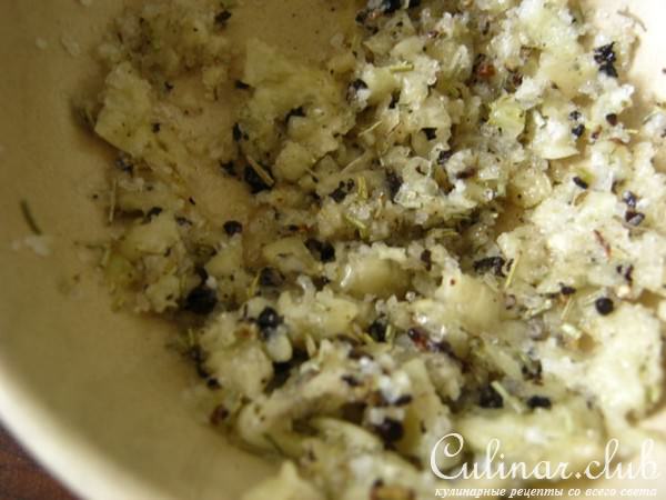 Куриные грудки, запеченные с розмарином и чесноком
