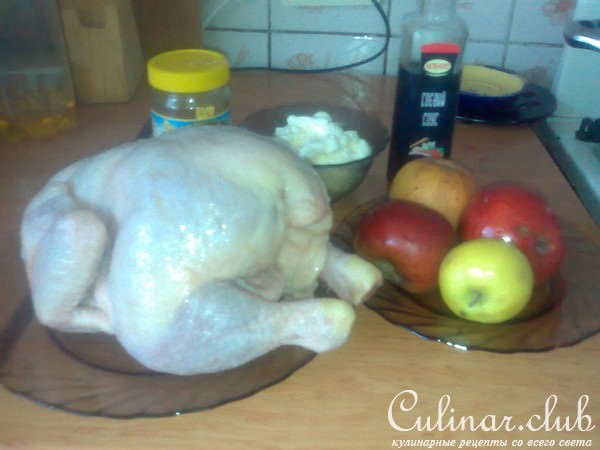 Пикантная курочка с яблоками