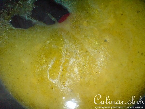 Куриные окорочка с паприкой и луком