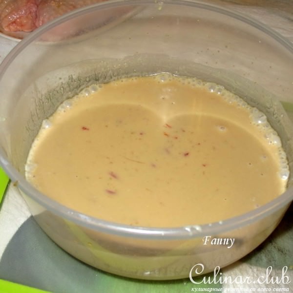 Цыпленок в кокосовом маринаде с сальсой из ананаса и киви