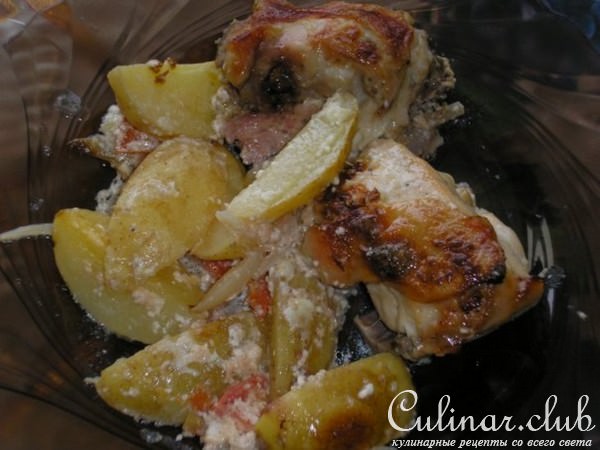 Курочка в сливочно-горчичной заливке с картофелем.