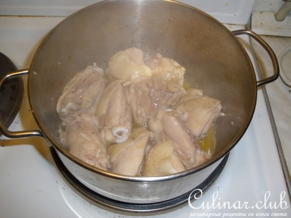 Тушеная курочка в овощах.