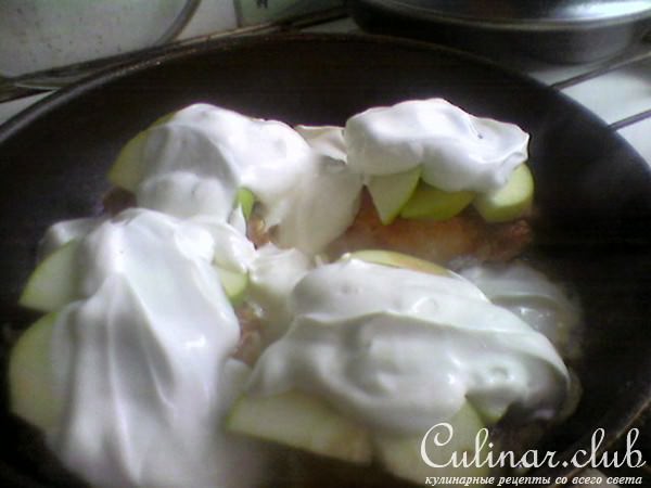 Курица в сметане