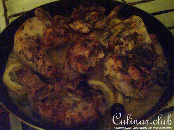 Курица с лимоном и маслинами