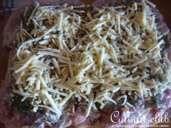 Рулет из курицы с грибами, орехами и сыром для папы Насти(к/ф КУХНЯ)