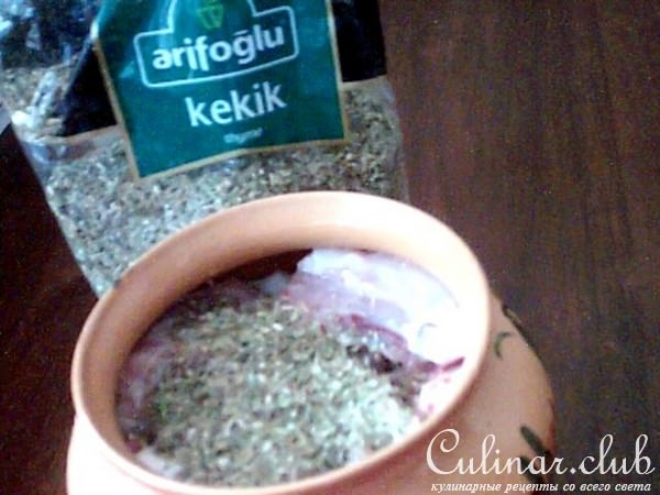 Курочка в горшочке.