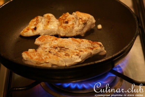 Паста Альфредо с грибами и курицей