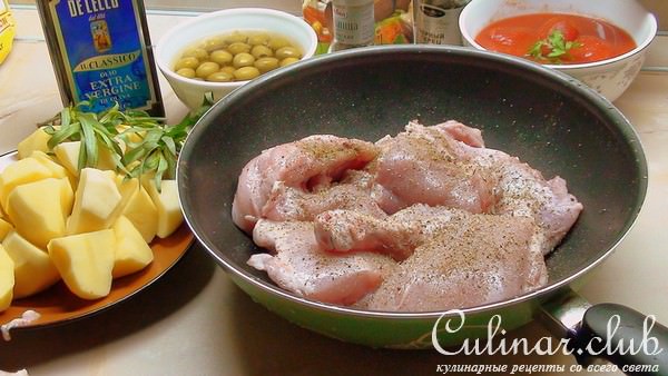 Курочка с картошечкой, тушённая почти в печи, с оливками и помидорами.