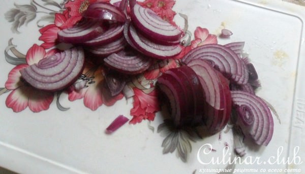 Индейка с кабачками, луком и картофелем
