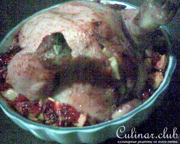 Курица с айвой и клюквой