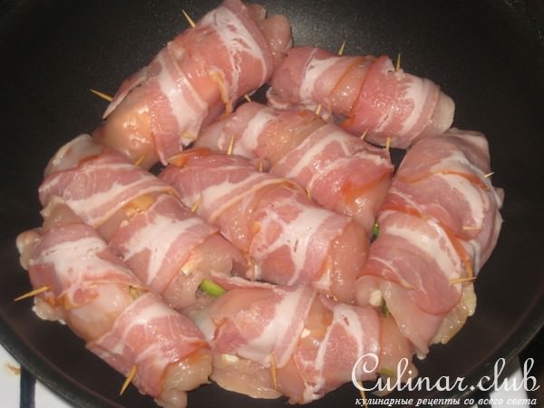 Рулетики куриные с заморской начинкой.