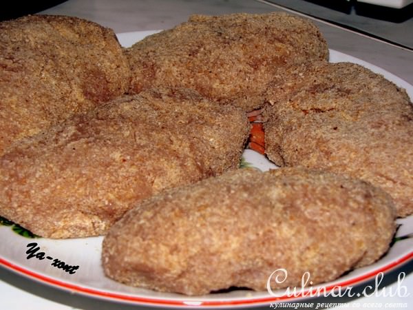 Куриные зразы с сухофруктами и гарниром из печёных перцев