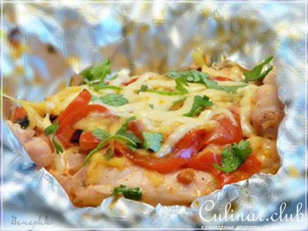 Куриная грудка под овощной "шубой" в фольге