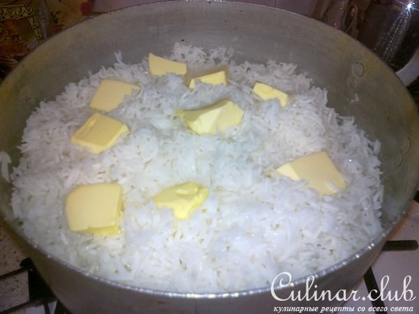 Плов с курицей, вернее курица под рисом (один из вариантов)