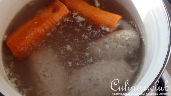 Куриные котлеты с картофелем и морковью.