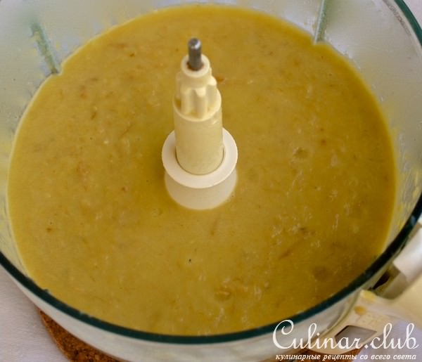 Форель томленая в оливковом масле с конфи и жульеном из лука-порея