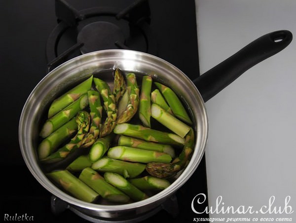 Рулеты из дорады с соусом Шафран, муссом из спаржи и миксованным рисом "La Primavera".