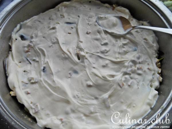 Балтийская салака (Baltijas renges) тушёная под сметаной с овощами