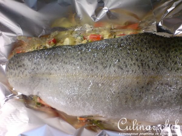 "Сандвич" из речной форели с прослойкой из овощей и креветок