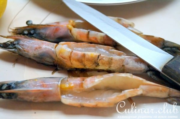 Креветки на гриле, с жареным сыром и картофелем фри. Путешествуем по Кипру.