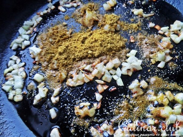 Рис с карри и тунцом