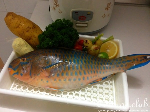 Рыбка на пару с лимонным маслом и цветным картофельным пюре