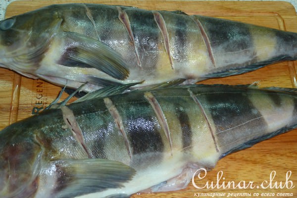 Запеченная рыба (один из самых простых и вкусных способов)