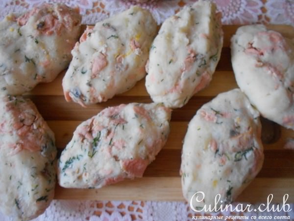 Картофельные пирожки с горбушей