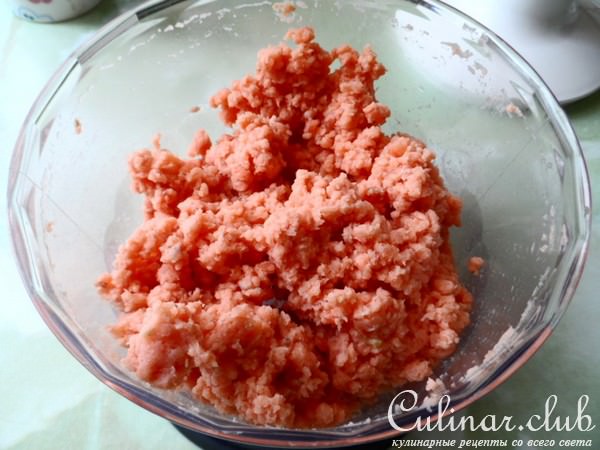 Рыбные палочки с картофелем и грибами.