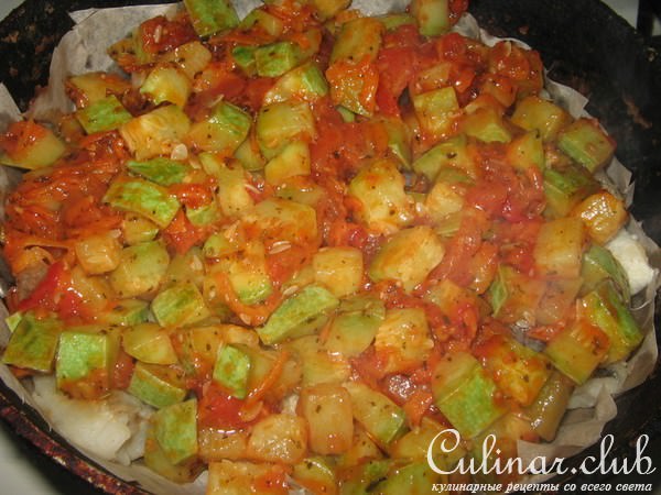 Рыба запеченная с кабачками.