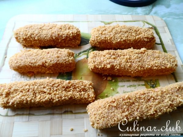 Рыбные палочки с картофелем и грибами.