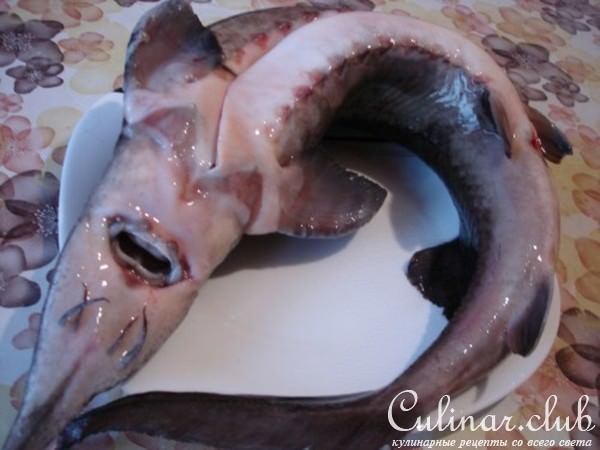 Рагу из осетрины в горшочках