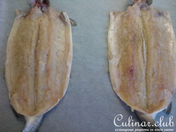 Форель речная,фаршированная крабиками,крутонами и помидорками-черри