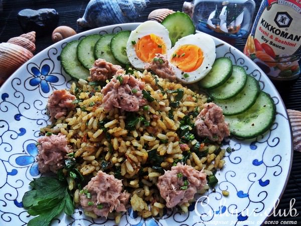 Рис с карри и тунцом